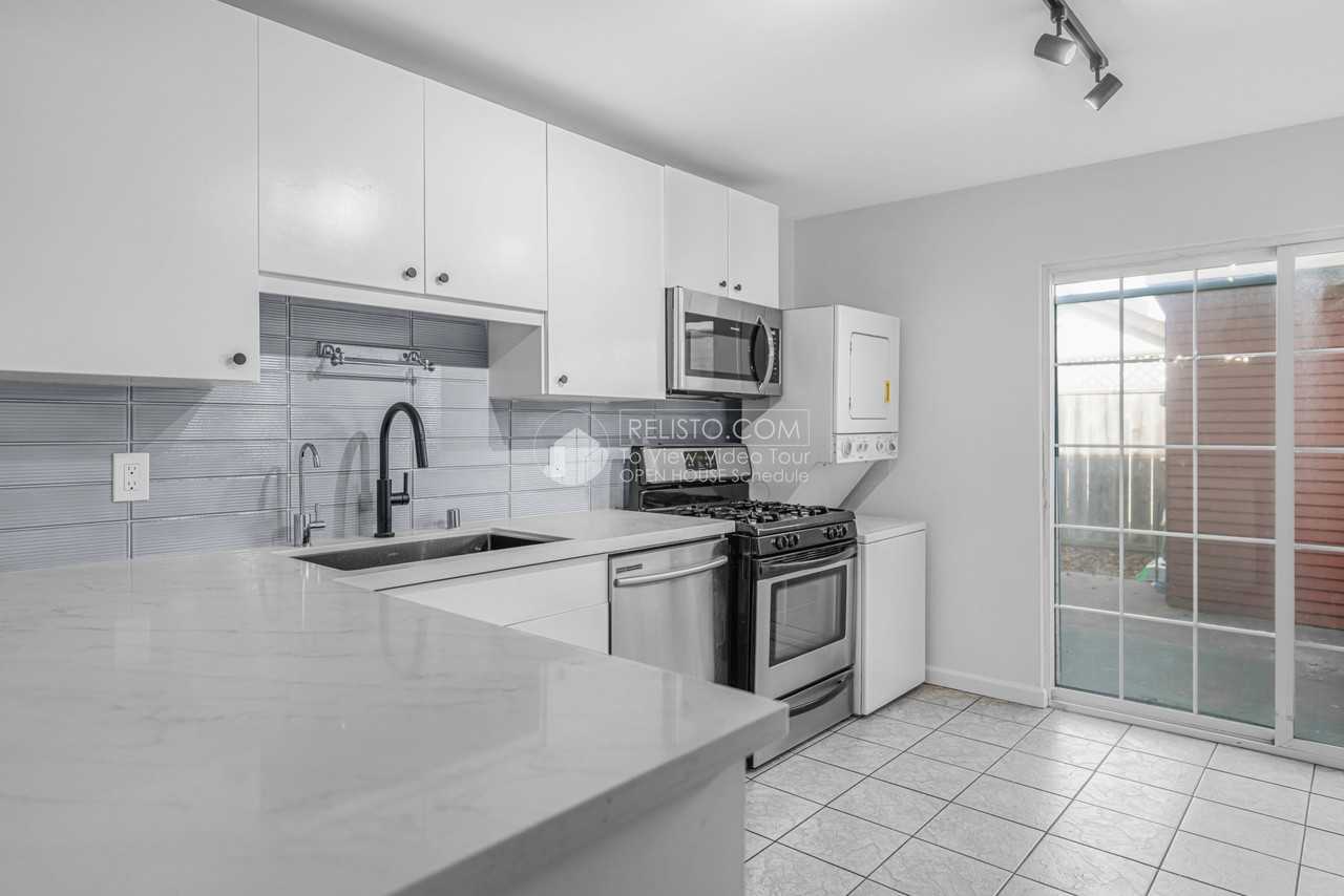 924 Aileen St #B - Photo 4 of 15