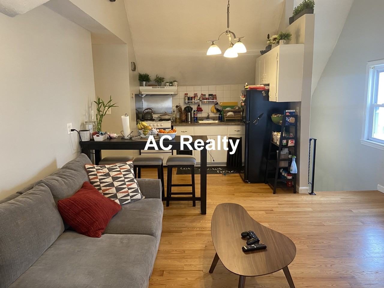 24 Argyle St #3 - Photo 2 of 14