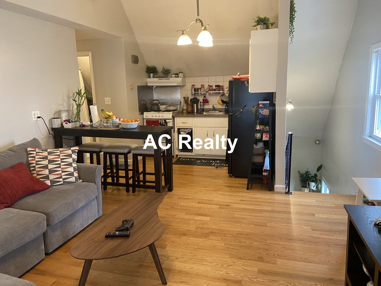 24 Argyle St #3 - Photo 3 of 14