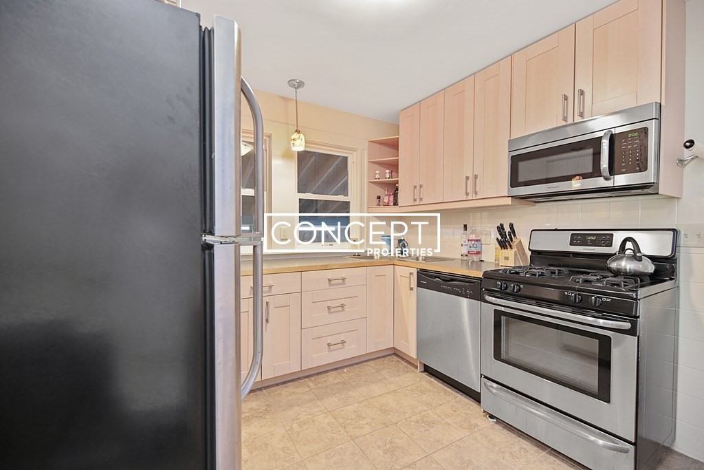22 Edison Ave #1