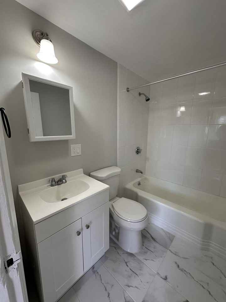 11 Wadsworth Ave - Photo 2 of 12