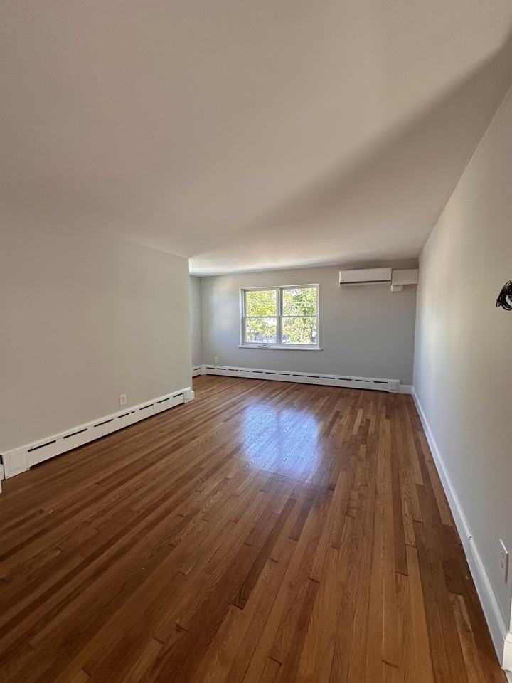 11 Wadsworth Ave - Photo 5 of 12