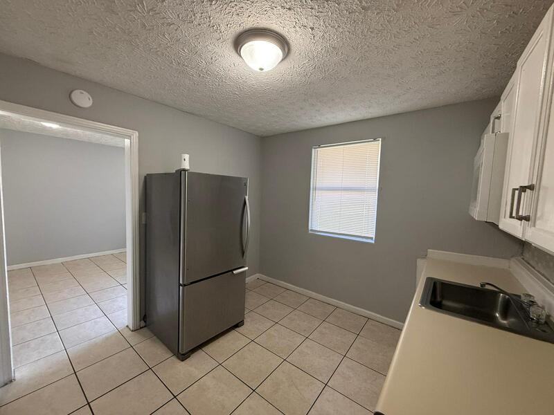 5222 Lexington Ave - Photo 7 of 19