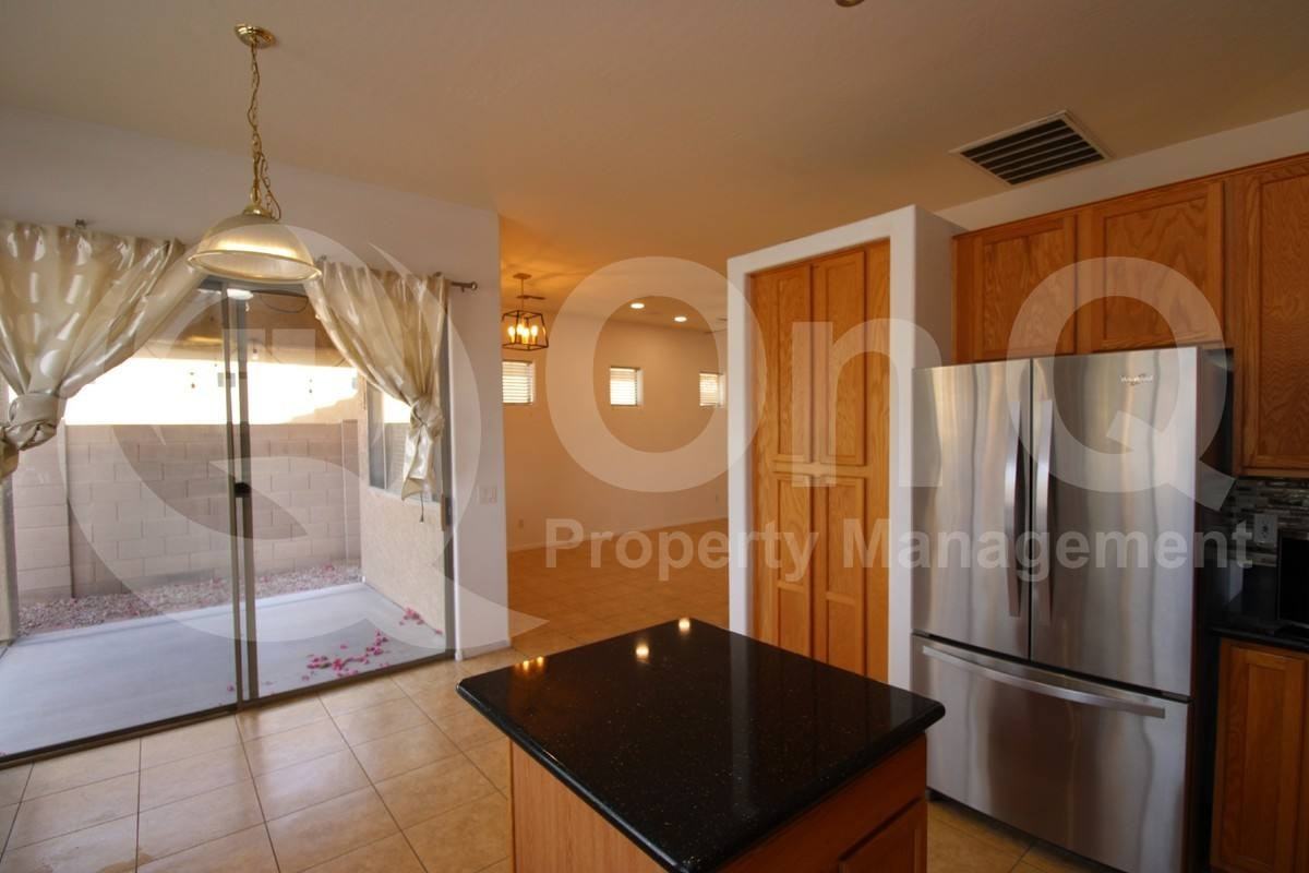906 E Sheffield Ave - Photo 3 of 10