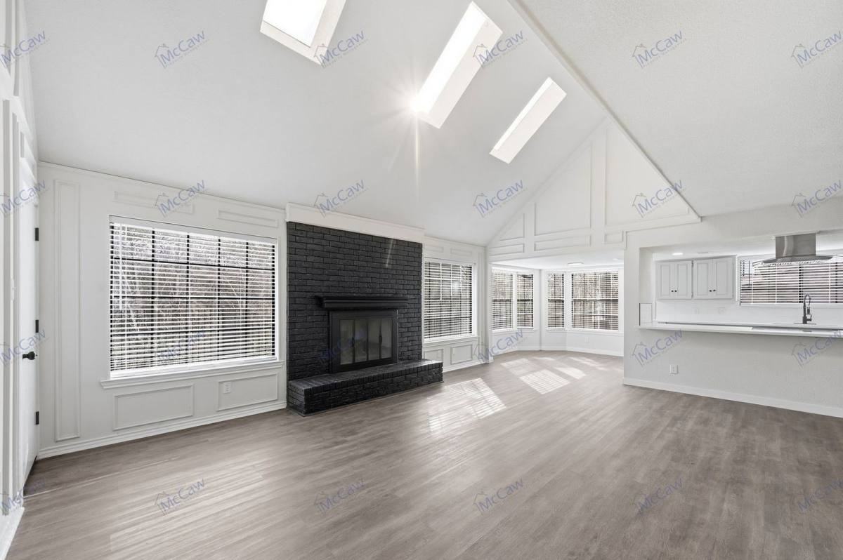 5028 Groom Ln - Photo 3 of 10