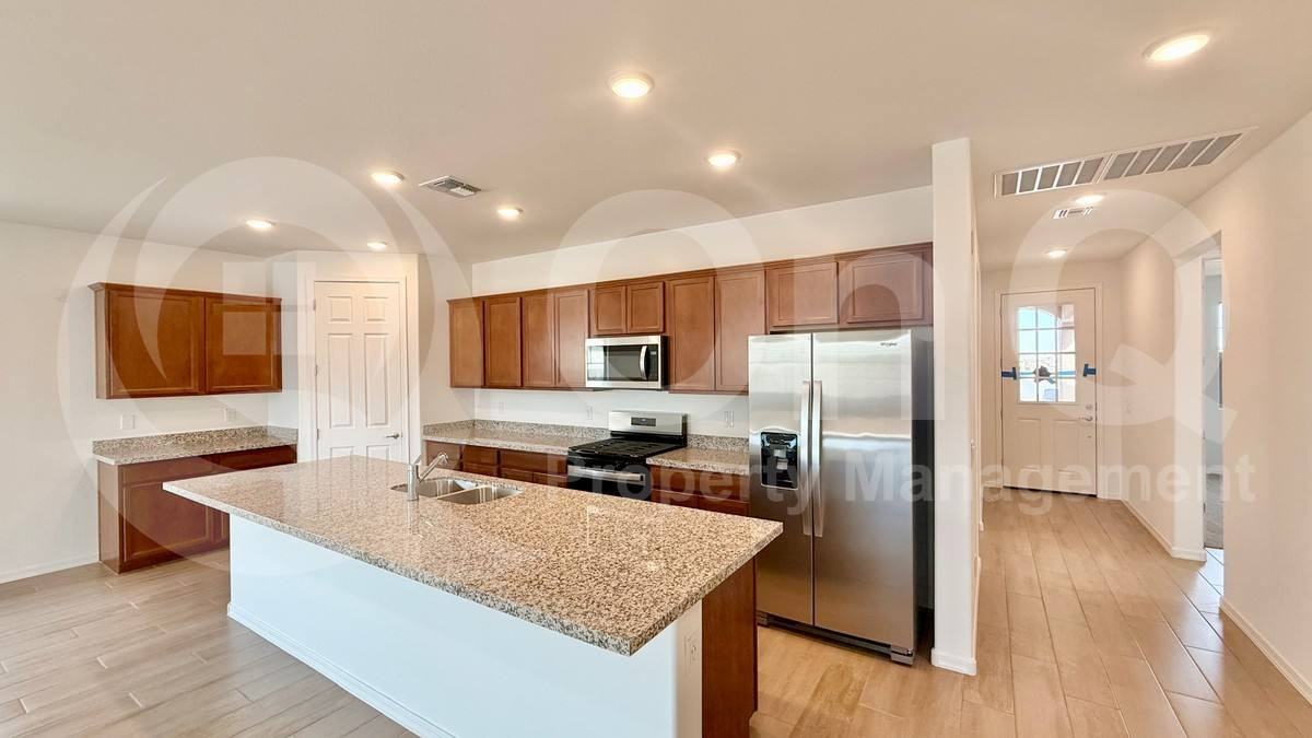 23081 E Diana Way - Photo 3 of 10