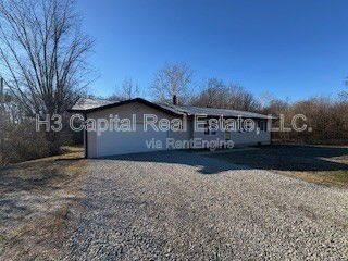 8612 Colonial Acres Rd - Photo 2 of 6