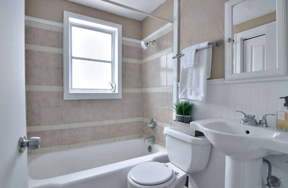 2649 1 2 Dartmouth Ave N - Photo 6 of 10