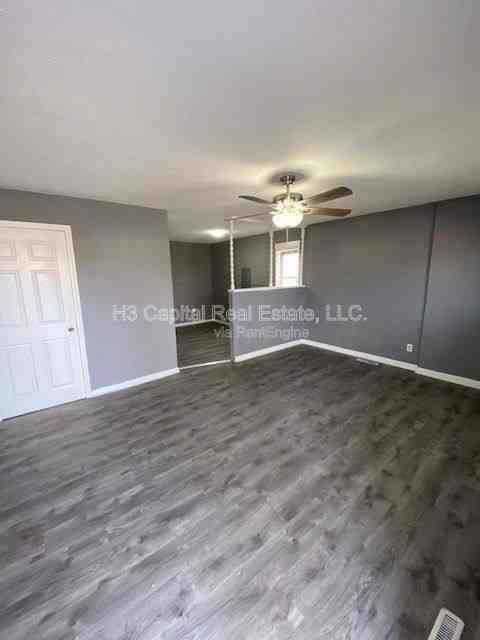 8 Briarcliff Dr - Photo 2 of 10
