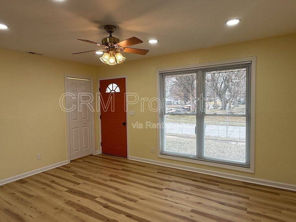 808 Maumee Dr - Photo 2 of 10