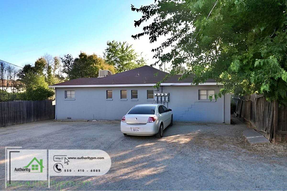 10th St #1936 - Photo 3 of 10