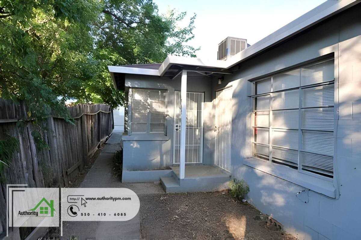 10th St #1936 - Photo 5 of 10