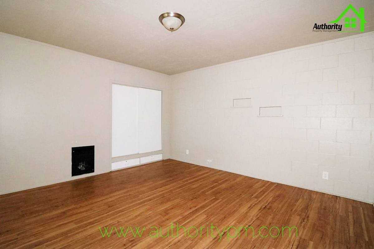 10th St #1936 - Photo 6 of 10