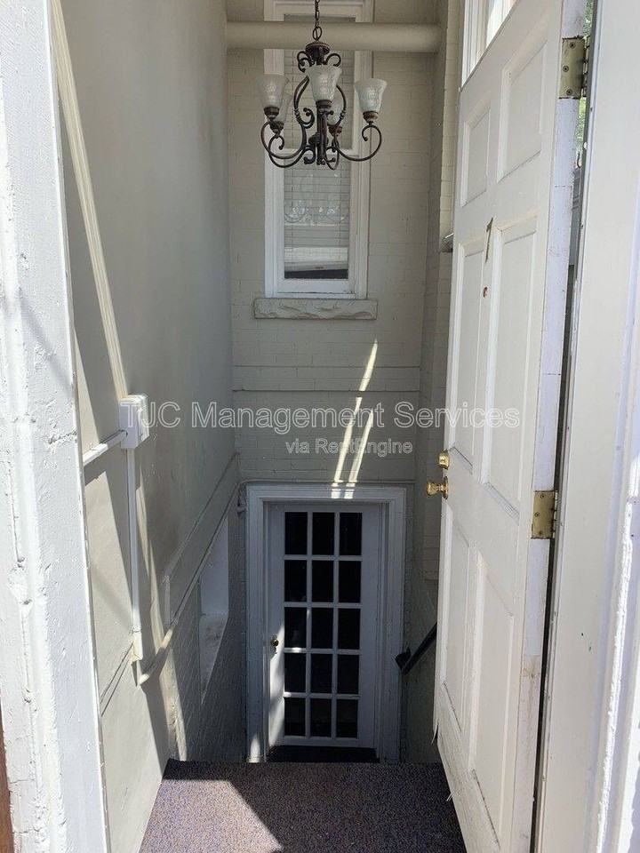 1223 N Lafayette St #7 - Photo 3 of 8