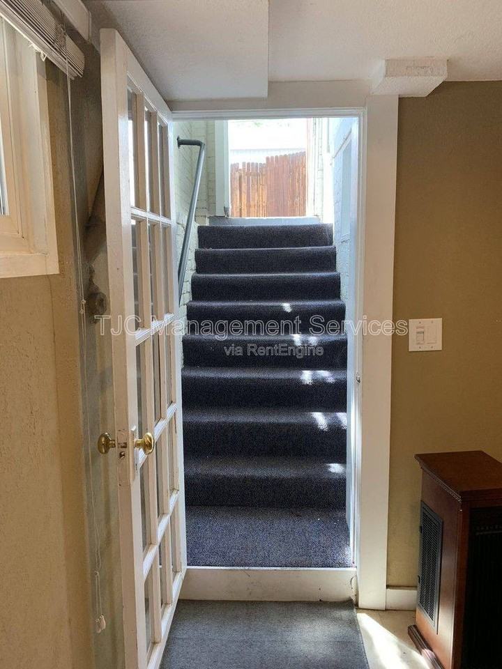 1223 N Lafayette St #7 - Photo 4 of 8