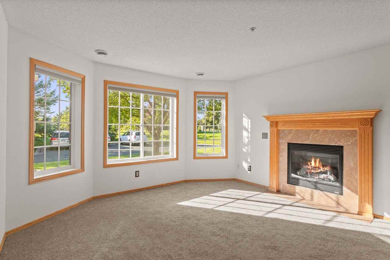 5646 100th Ln N - Photo 2 of 32