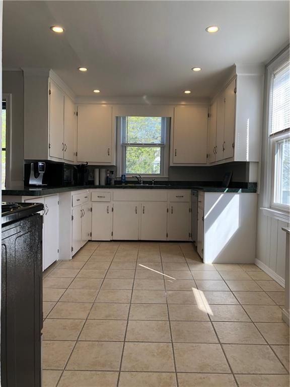 22 Carroll Ave - Photo 7 of 35