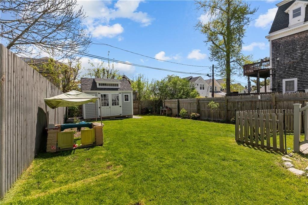 17 Narragansett Ave - Photo 3 of 22