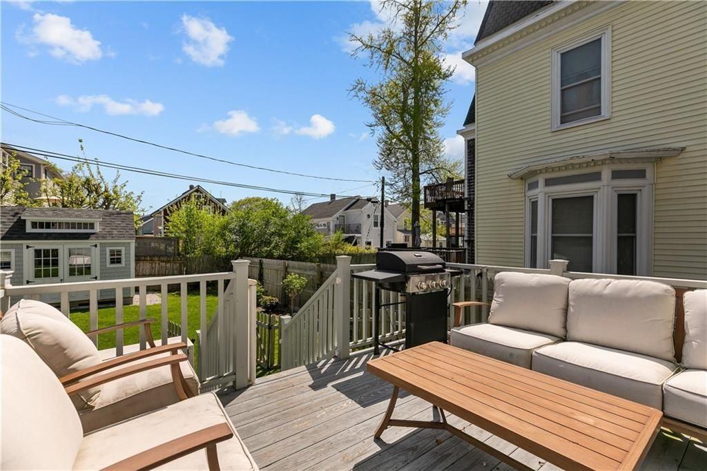 17 Narragansett Ave - Photo 4 of 22