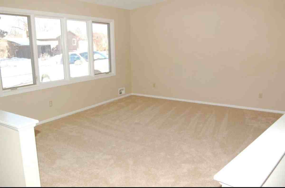 7740 Hampshire Ave N - Photo 5 of 14