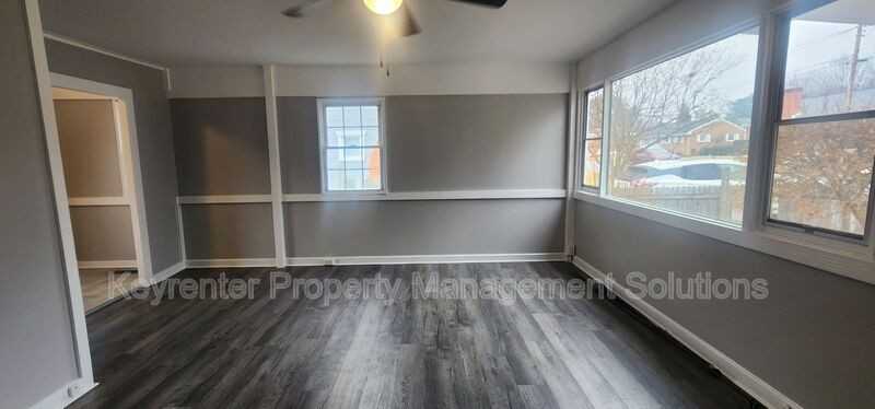 527 S Magnolia Ave - Photo 2 of 20