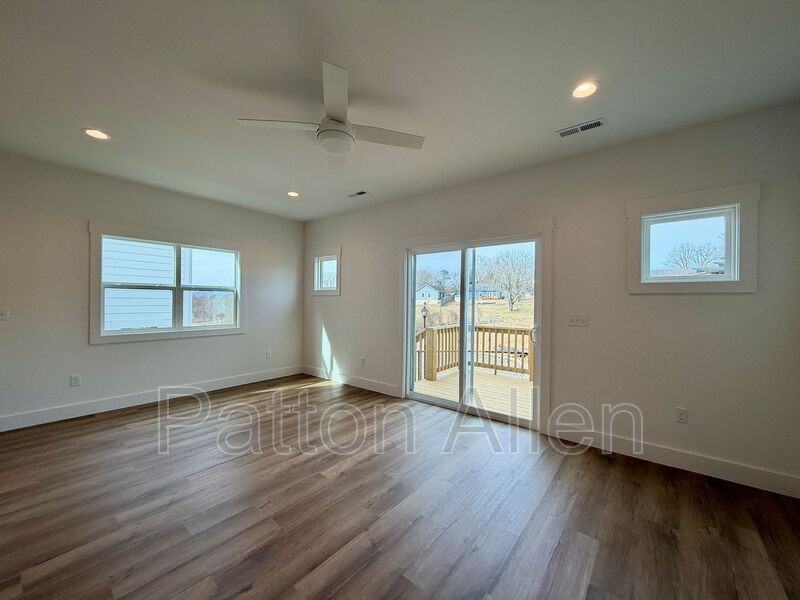 11 Bolton - Photo 4 of 29