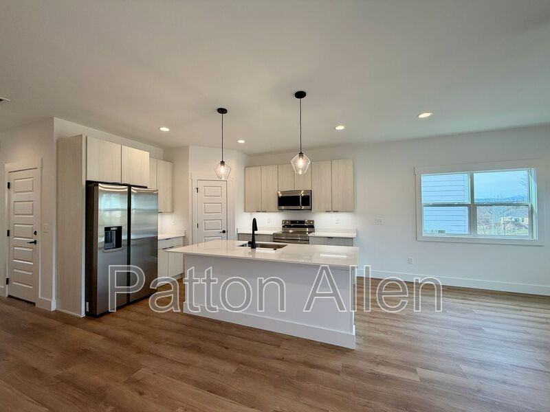 11 Bolton - Photo 6 of 29