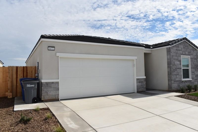 4472 N San Miguel Ave - Photo 2 of 32