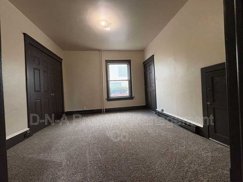 27 S 7th St #A - Photo 2 of 5