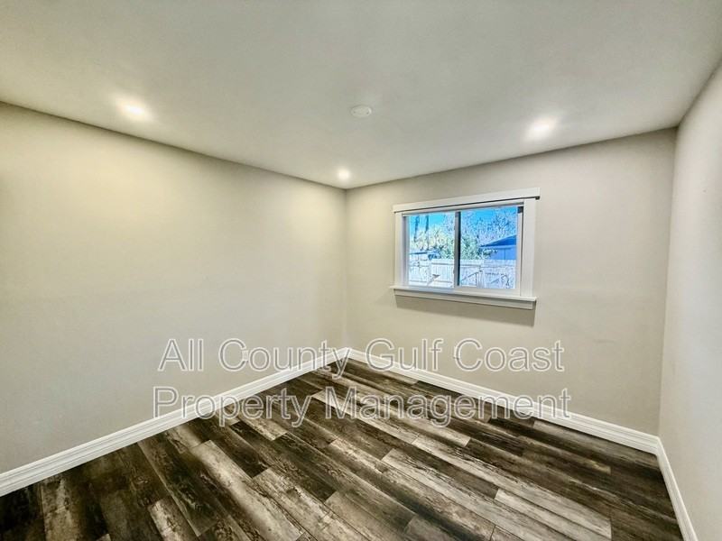 8035 56th Ct E - Photo 7 of 17