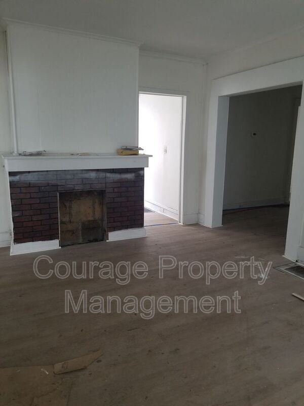 514 W 1st St #A - Photo 2 of 14