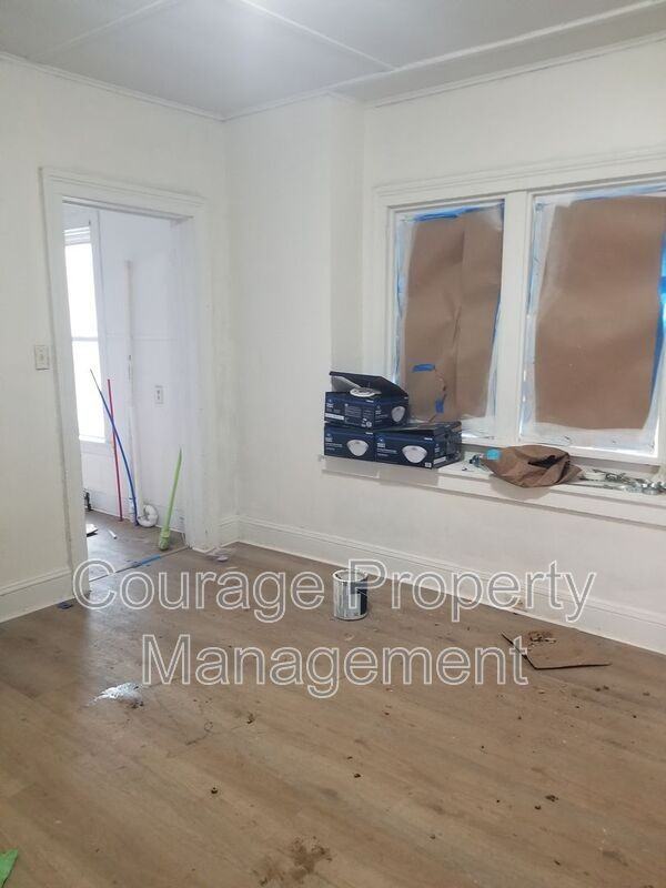 514 W 1st St #A - Photo 5 of 14