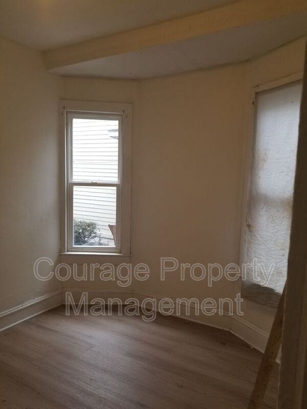 514 W 1st St #A - Photo 7 of 14