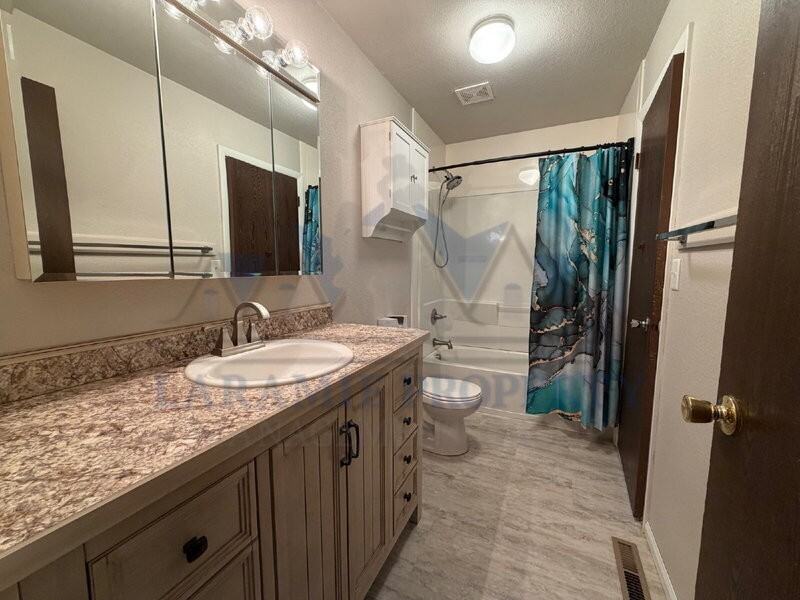 1080 N 18th St - Photo 5 of 22