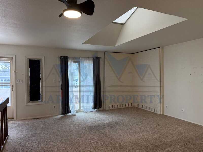 1080 N 18th St - Photo 6 of 22