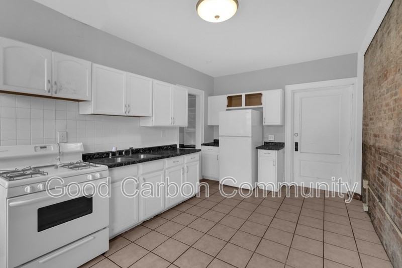 197 Allen St #1 - Photo 5 of 17