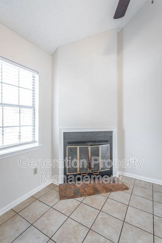 121 Goodson Ave #F - Photo 5 of 23