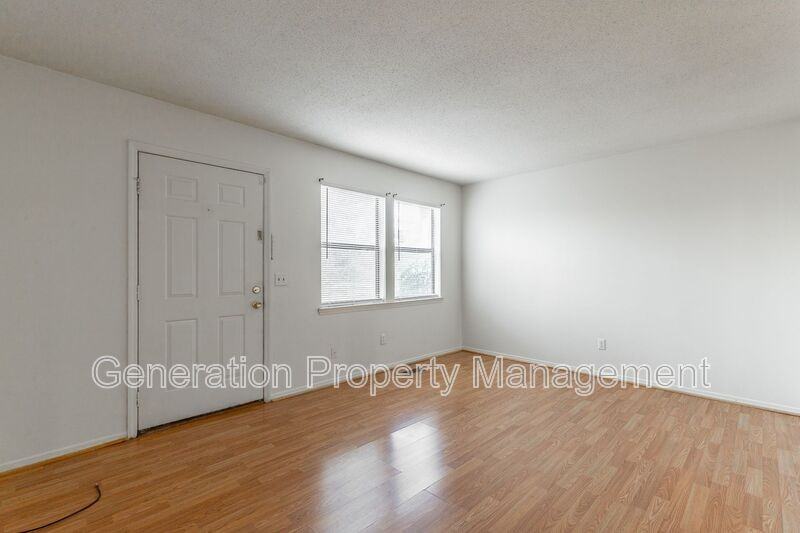 17 Knollwood Cir - Photo 2 of 21