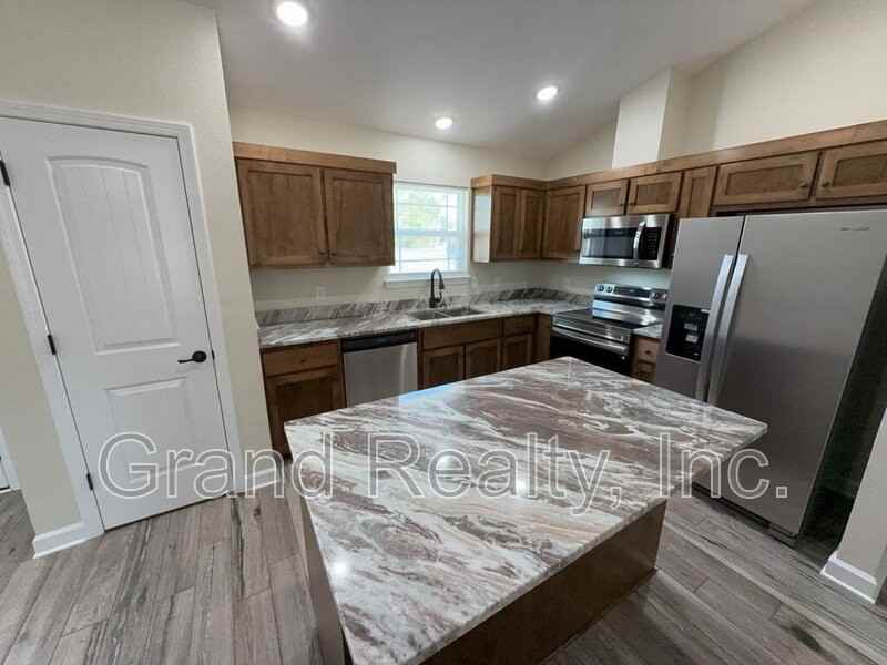 4026 Roxies Ln - Photo 5 of 21