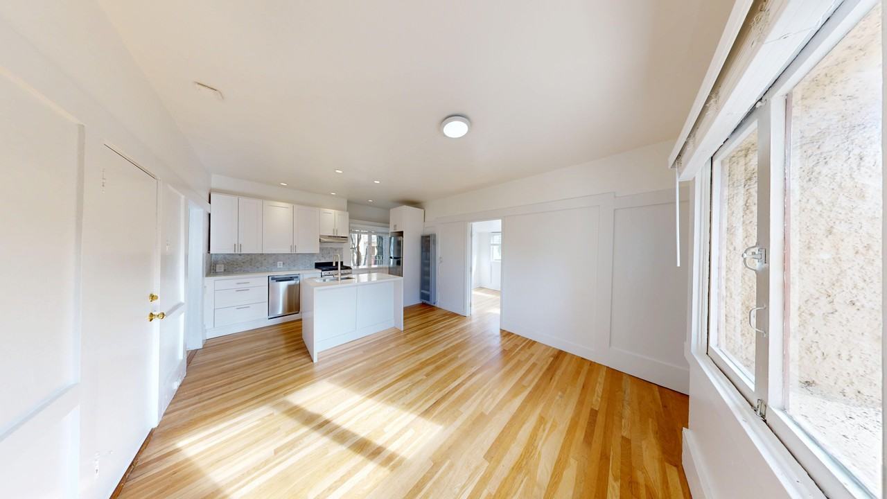 1077 Ashbury Street - Photo 3 of 14