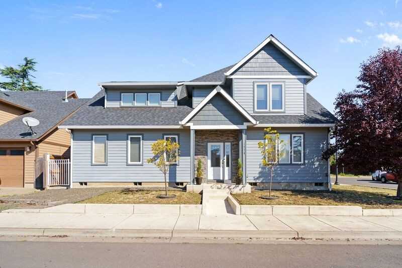 1770 Brandy Way - Photo 3 of 30