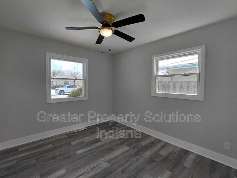 7416 Montana Ave - Photo 5 of 6