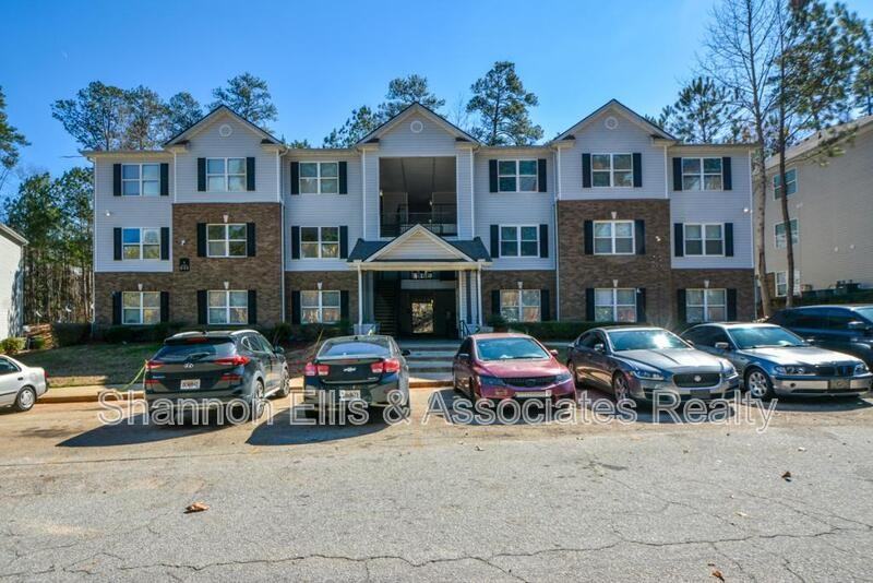 7302 Fairington Village Dr - Photo 2 of 34