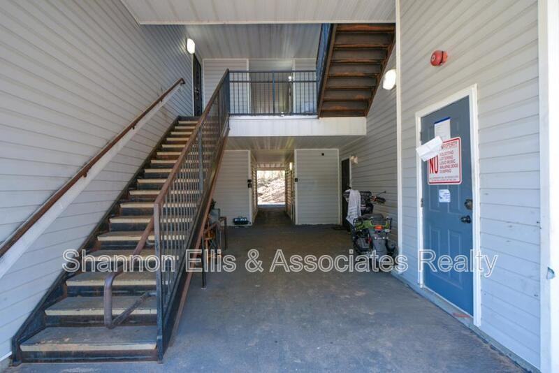 7302 Fairington Village Dr - Photo 3 of 34