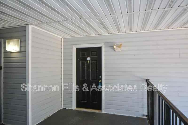 7302 Fairington Village Dr - Photo 4 of 34