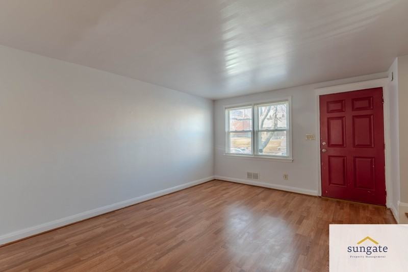 751 Yale Ave - Photo 3 of 42