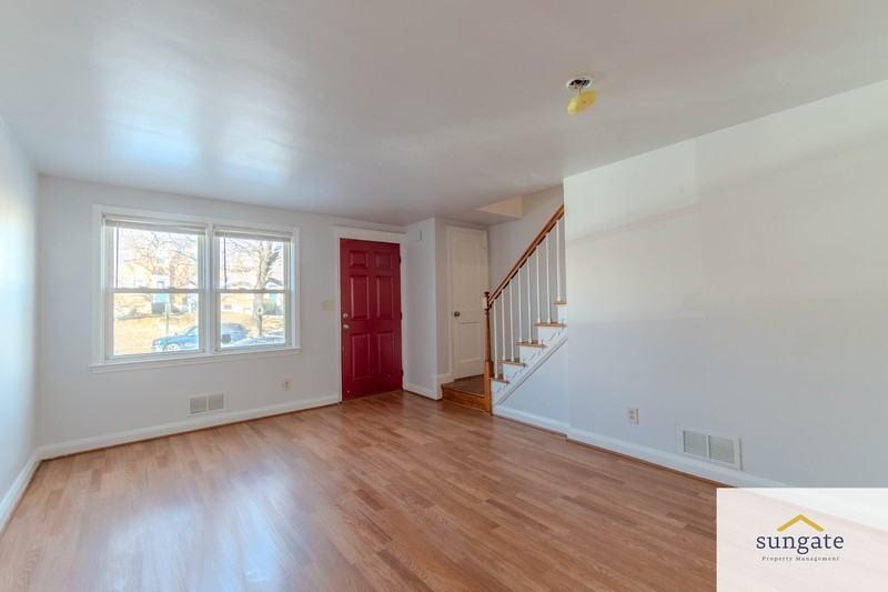 751 Yale Ave - Photo 5 of 42