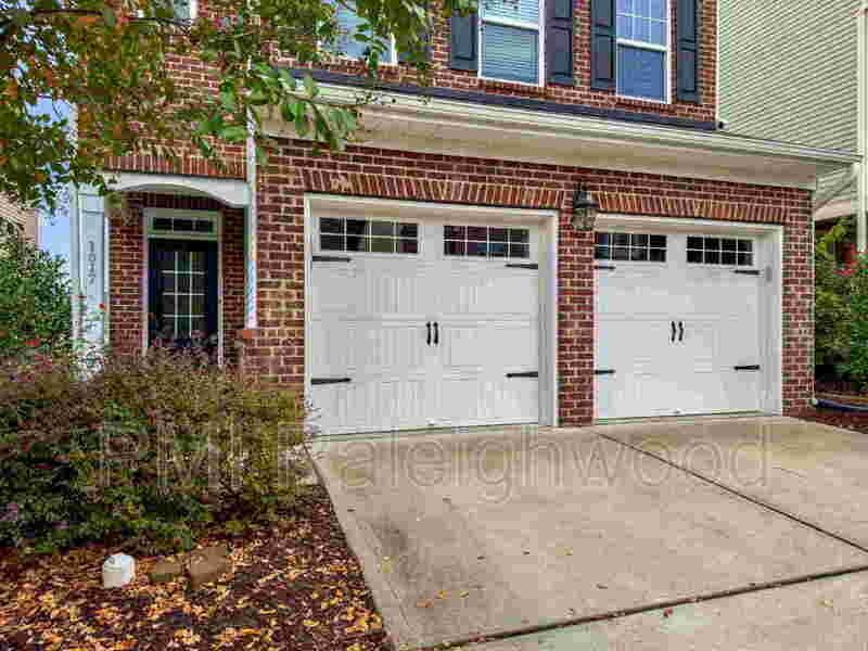 1017 Thoughtful Spot Ln - Photo 2 of 24