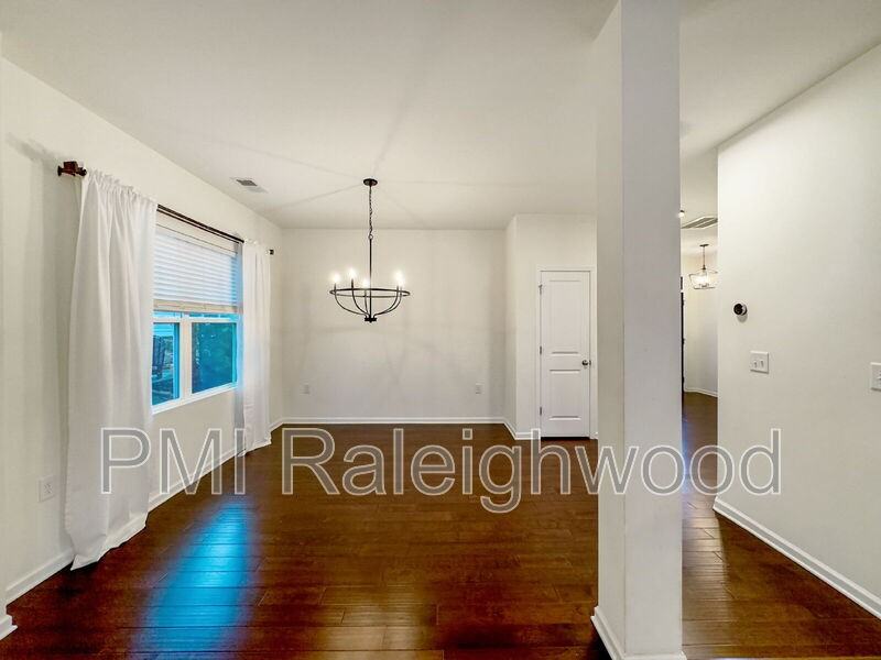 1017 Thoughtful Spot Ln - Photo 3 of 24