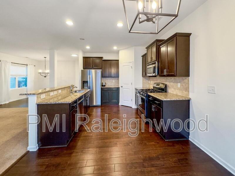 1017 Thoughtful Spot Ln - Photo 4 of 24